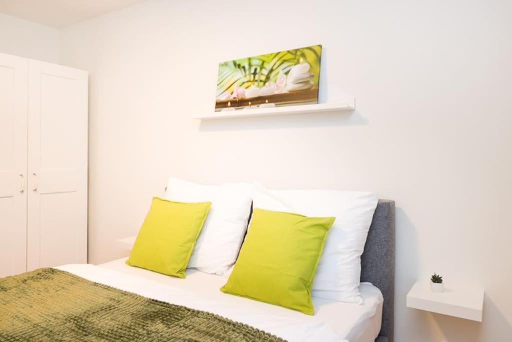 Premium City Apartment With Balcony! Free Garage Parking Included! Вена Экстерьер фото