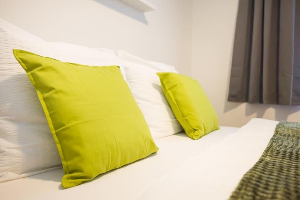 Premium City Apartment With Balcony! Free Garage Parking Included! Вена Экстерьер фото